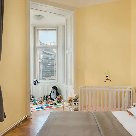 Old Town Apartment *