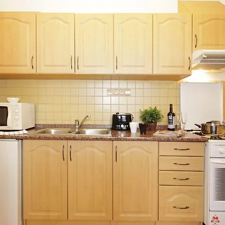 Old Town Apartment *
