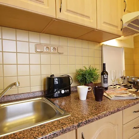 Old Town Apartment *